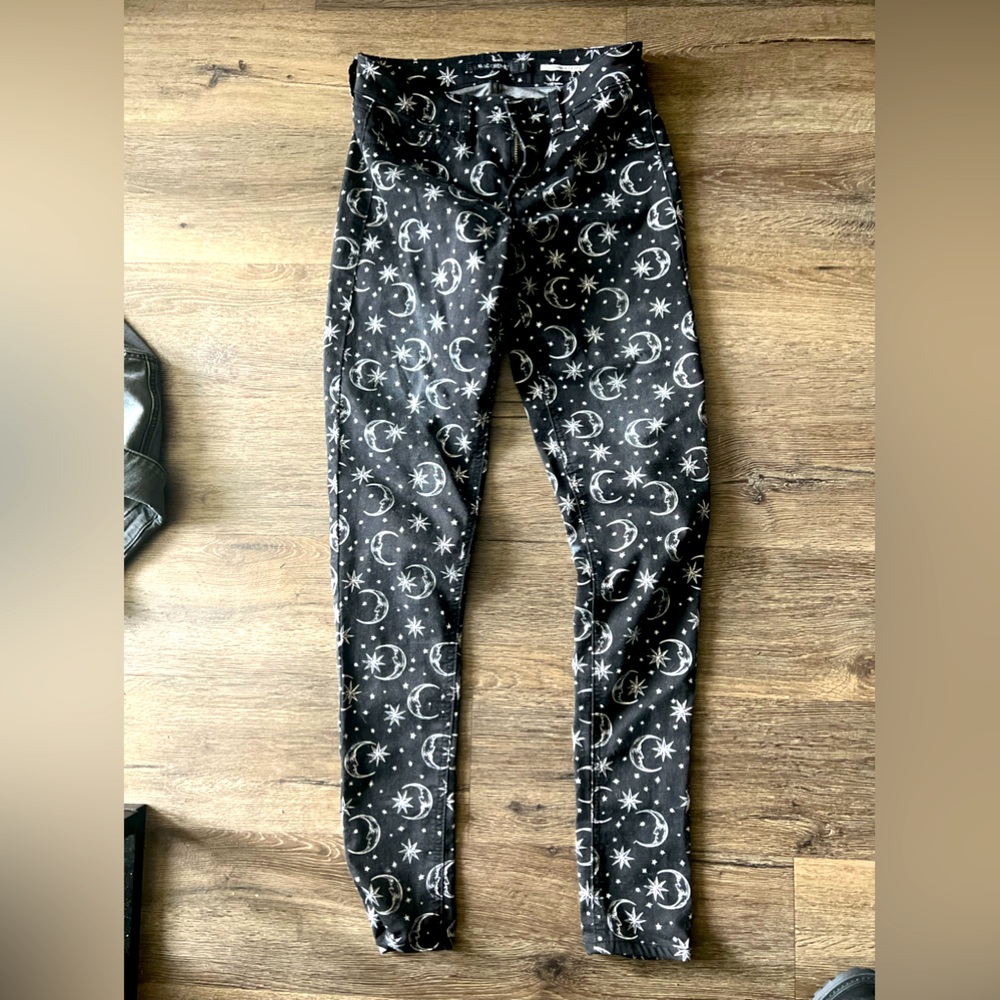 Black heart moon stars print skinny pants xs